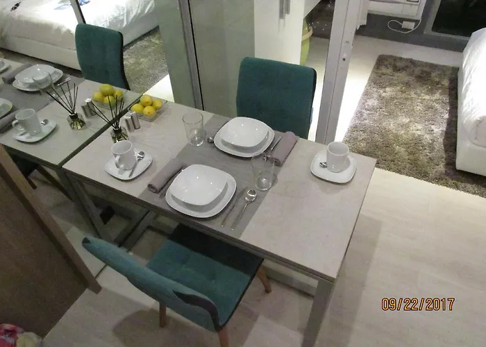 Azure Urban By Radlett Apartment *