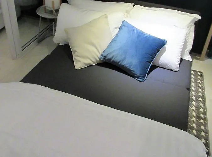 Azure Urban By Radlett Apartment *