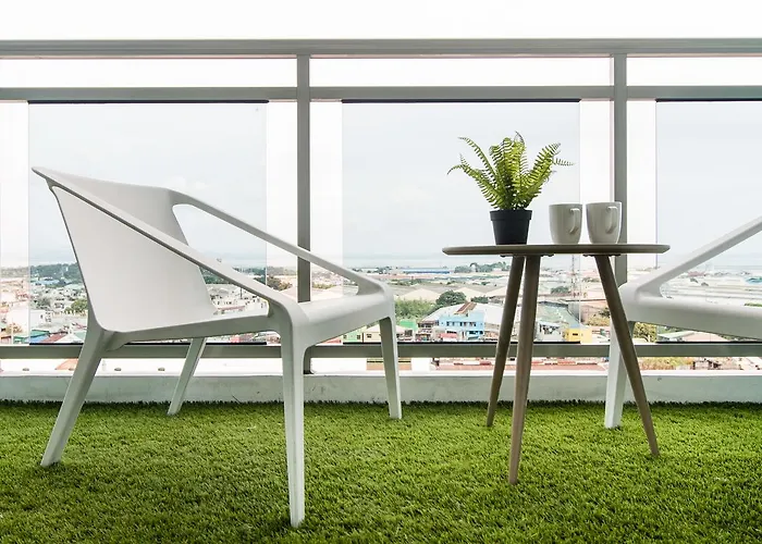 Apartment Azure Urban By Radlett Manila