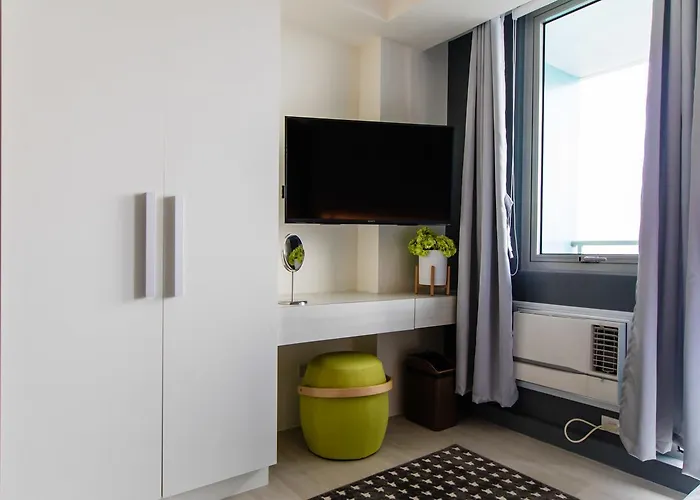 Azure Urban By Radlett Apartment *